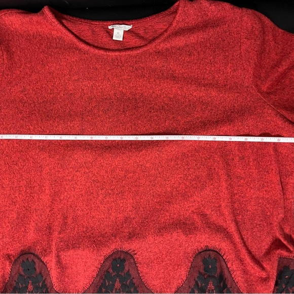 Red Asymmetrical Boxy Blouse with Black Lace Detail - Picture 6 of 6